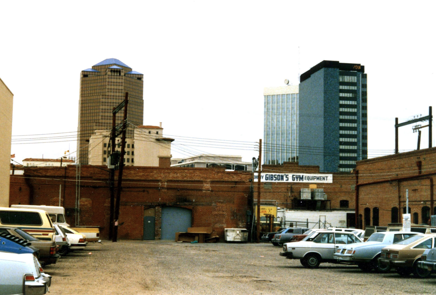 Arizona Ave. parking lot